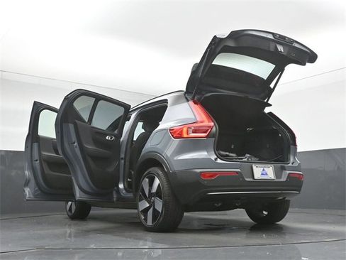Used 2023 Volvo XC40 Recharge Ultimate image 54