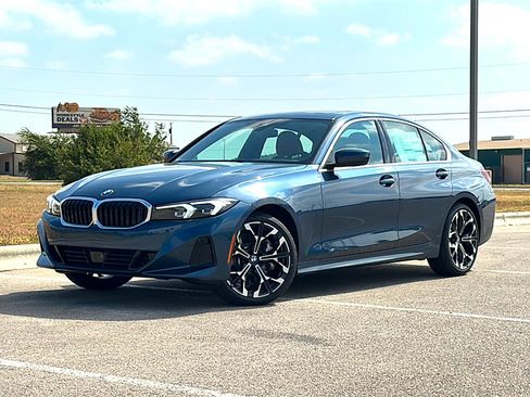 New 2026 BMW 330i Sedan w/ Premium Package RWD image 2