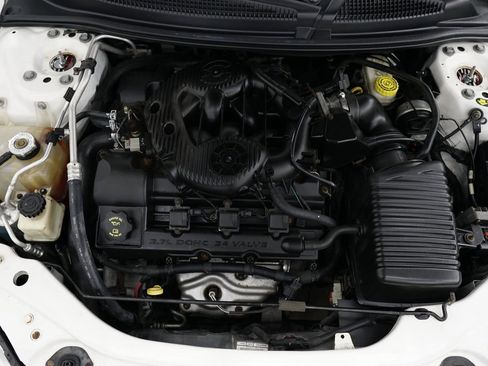 Used 2005 Chrysler Sebring Touring image 6