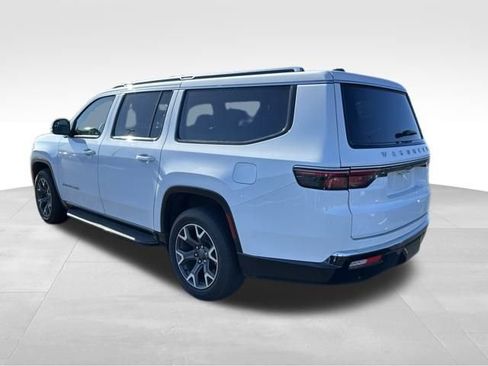 Used 2024 Jeep Wagoneer L Series III w/ Flexible Seating Group image 5
