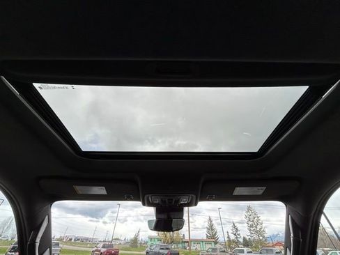 Used 2024 GMC Sierra 3500 Denali Ultimate AWD/4WD image 16