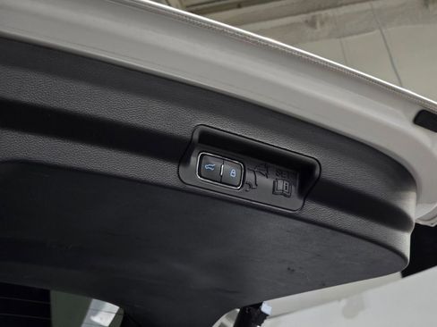 Used 2023 Ford Explorer Platinum w/ Technology Package image 11