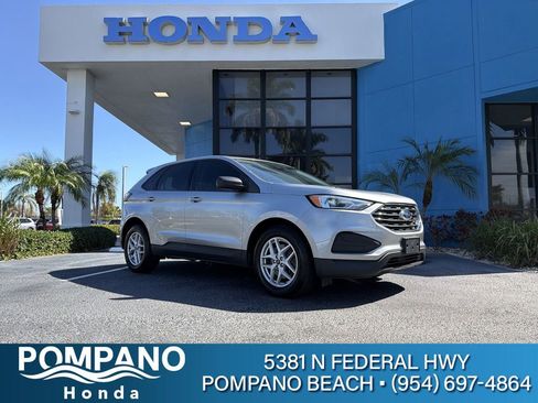 Used 2021 Ford Edge SE image 1