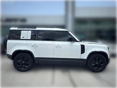 Used 2023 Land Rover Defender 110 S AWD/4WD image 10