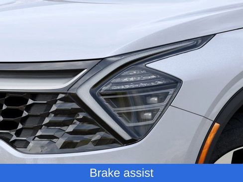 Used 2025 Kia Sportage EX image 11