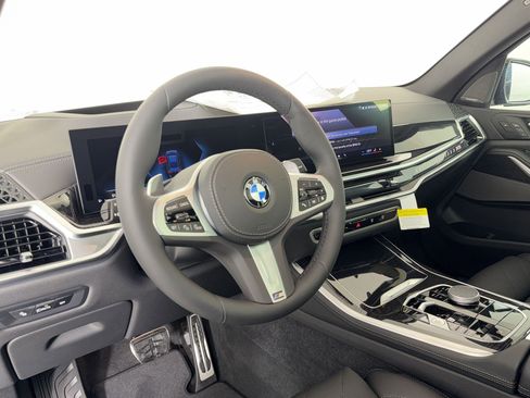 New 2026 BMW X5 xDrive40i w/ M Sport Package image 3
