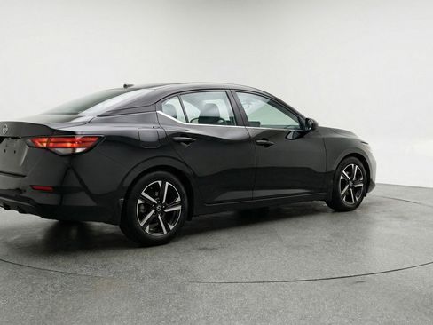 Used 2025 Nissan Sentra SV image 9