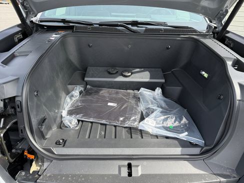 New 2026 GMC Sierra EV Elevation w/ LPO, Elevation Dark Package AWD/4WD image 20