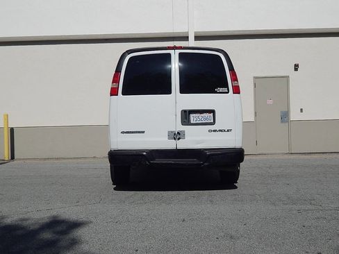 Used 2005 Chevrolet Express 1500 image 8