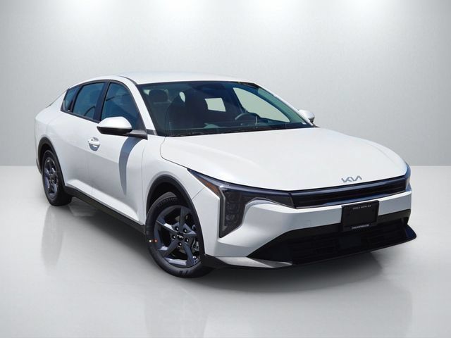 New 2026 Kia K4 FWD image 1