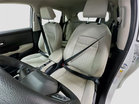 New 2026 Honda HR-V LX image 18