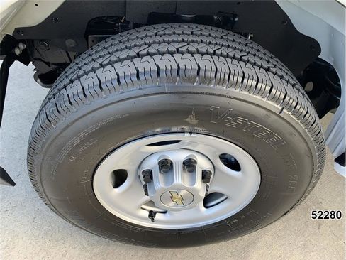 Used 2025 Chevrolet Express 2500 Extended w/ Communications Package image 20