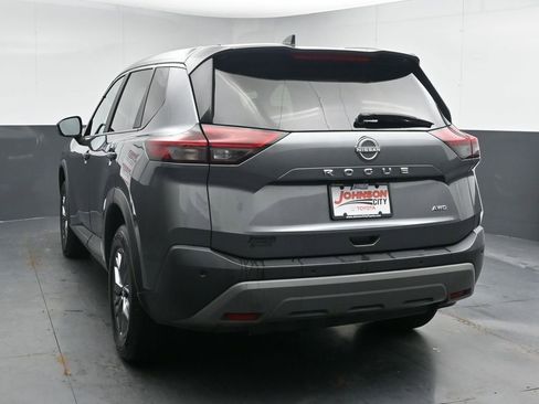 Used 2023 Nissan Rogue S image 6