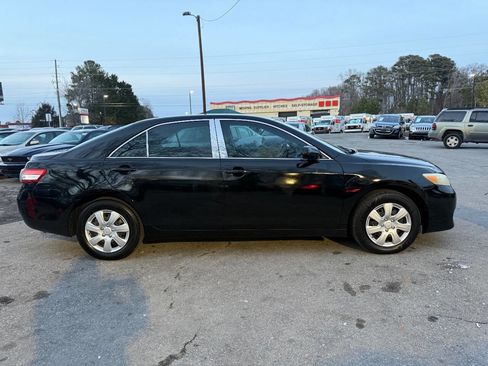 Used 2010 Toyota Camry Base 4dr Sedan 6A image 4