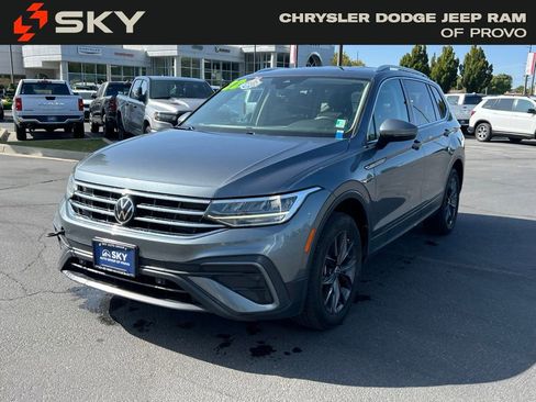 Used 2022 Volkswagen Tiguan SE image 4