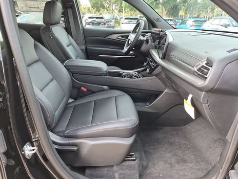Used 2026 Chevrolet Traverse LT w/ Enhanced Driving Package FWD image 23