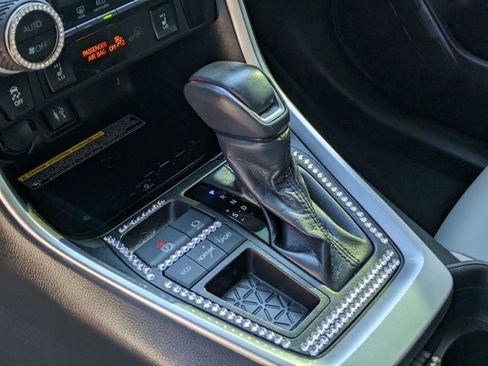 Used 2019 Toyota RAV4 XLE Premium image 26