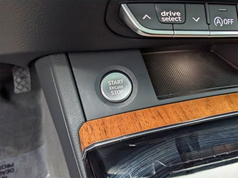 Used 2023 Audi Q5 2.0T Premium w/ Convenience Package image 17