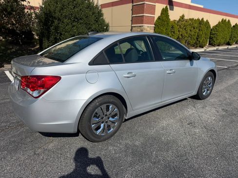 Used 2016 Chevrolet Cruze LS FWD image 8