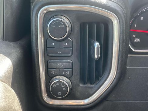 Used 2020 Chevrolet Silverado 2500 LT w/ Z71 Off-Road Package AWD/4WD image 17
