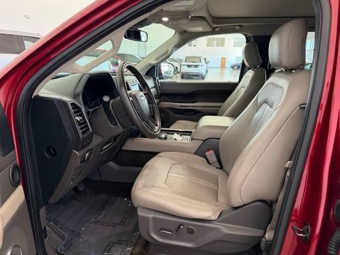 Used 2018 Ford Expedition Limited w/ Equipment Group 301A RWD image 18