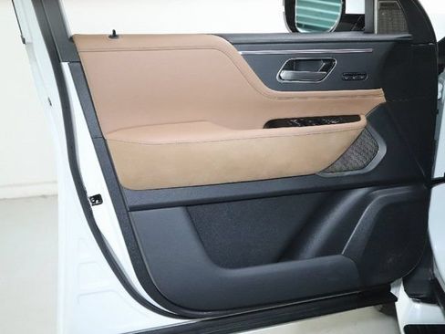 Used 2025 INFINITI QX80 Sensory AWD/4WD image 19