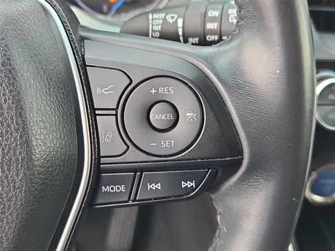 Used 2022 Toyota Venza LE AWD/4WD image 37
