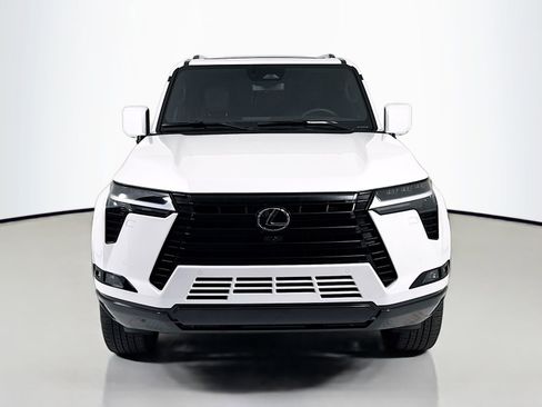 Used 2025 Lexus GX 550 w/ Accessory Package (2T) image 2