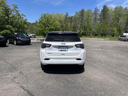 Used 2022 Jeep Compass High Altitude AWD/4WD image 4