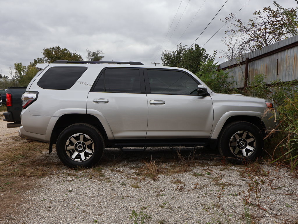 Used 2021 Toyota 4Runner TRD Off-Road Premium AWD/4WD image 12