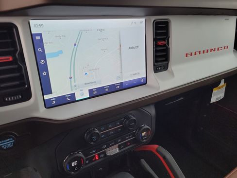 Certified 2023 Ford Bronco Heritage Edition image 26