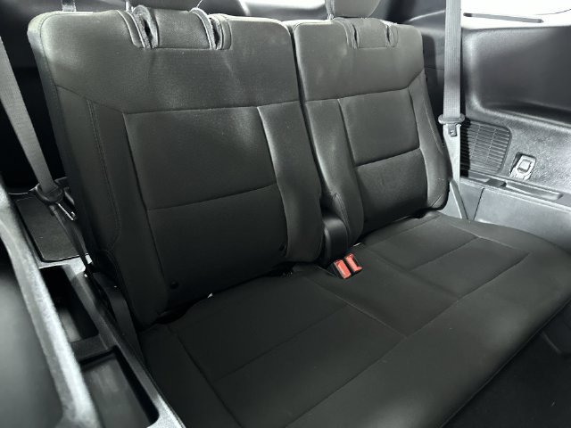 Used 2023 Ford Explorer XLT AWD/4WD image 28