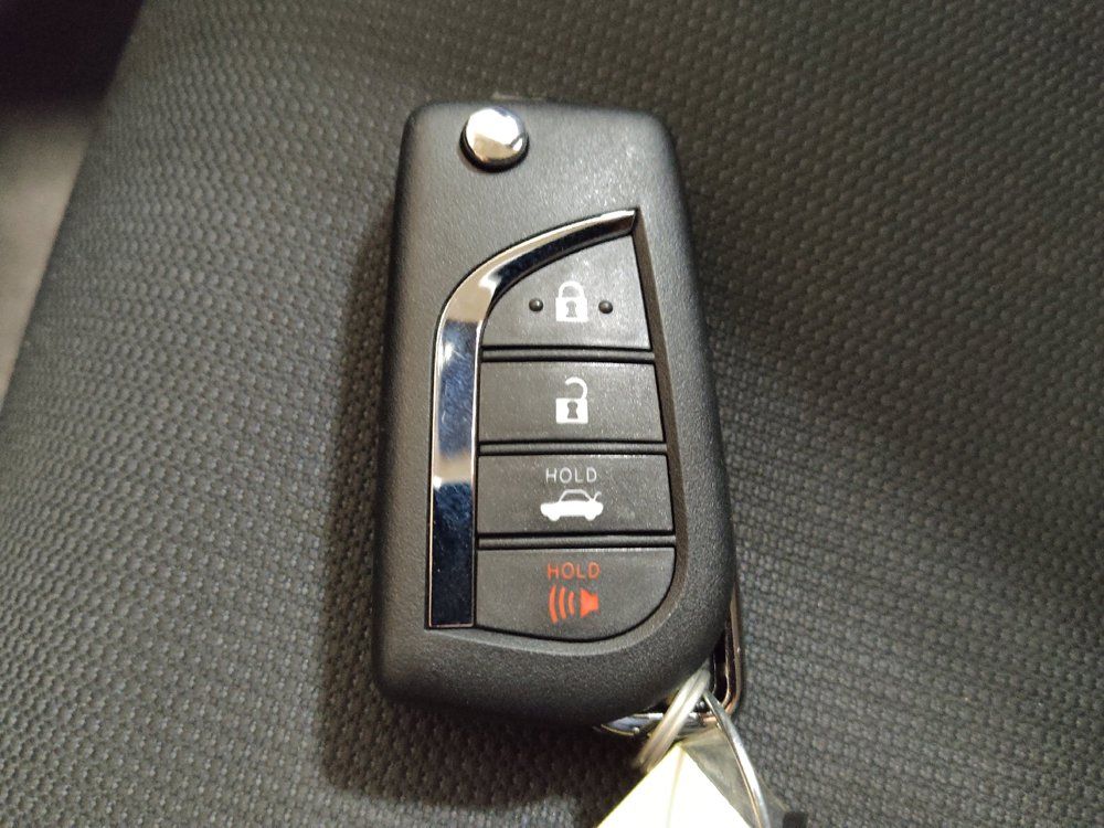 Used 2021 Toyota Corolla LE FWD image 32