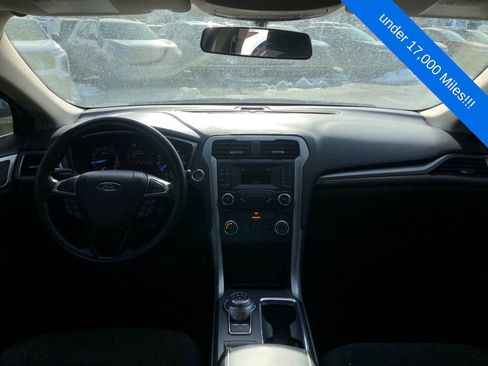 Used 2017 Ford Fusion SE image 10
