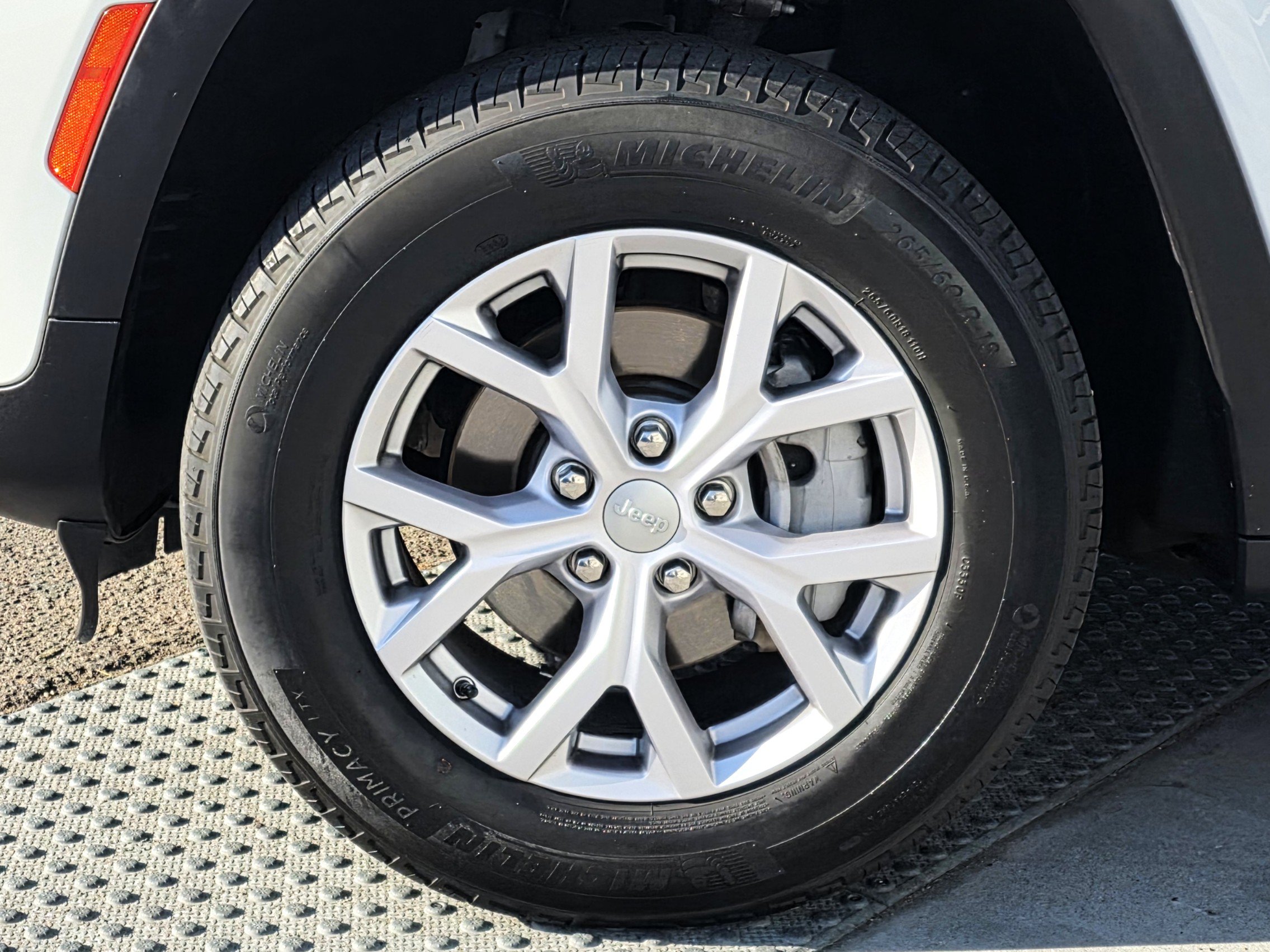 Used 2022 Jeep Grand Cherokee Limited RWD image 9