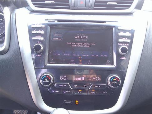 Used 2019 Nissan Murano S AWD/4WD image 13