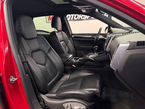 Used 2014 Porsche Cayenne Diesel AWD/4WD image 38