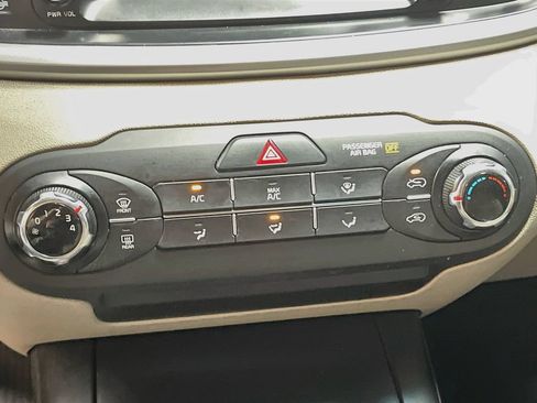 Used 2020 Kia Sorento LX AWD/4WD image 15