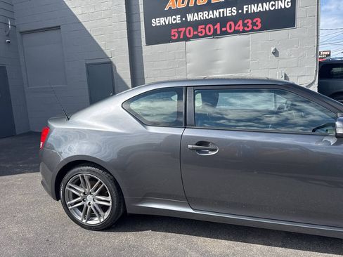 Used 2012 Scion tC FWD image 9