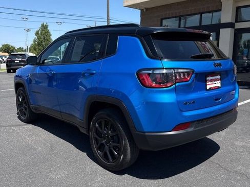 Used 2022 Jeep Compass Latitude AWD/4WD image 7