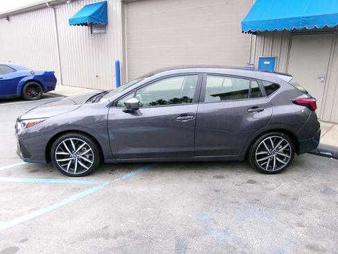 Used 2024 Subaru Impreza 2.0i Sport image 3