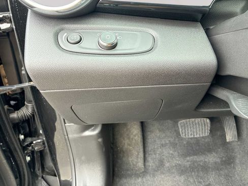 Certified 2024 Chevrolet Trax RS w/ Driver Confidence Package image 17