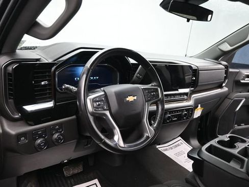 Used 2024 Chevrolet Silverado 1500 LT AWD/4WD image 12