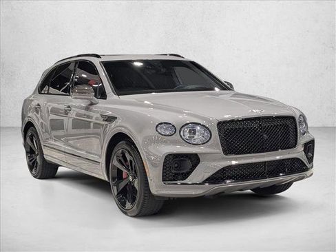Used 2023 Bentley Bentayga image 3
