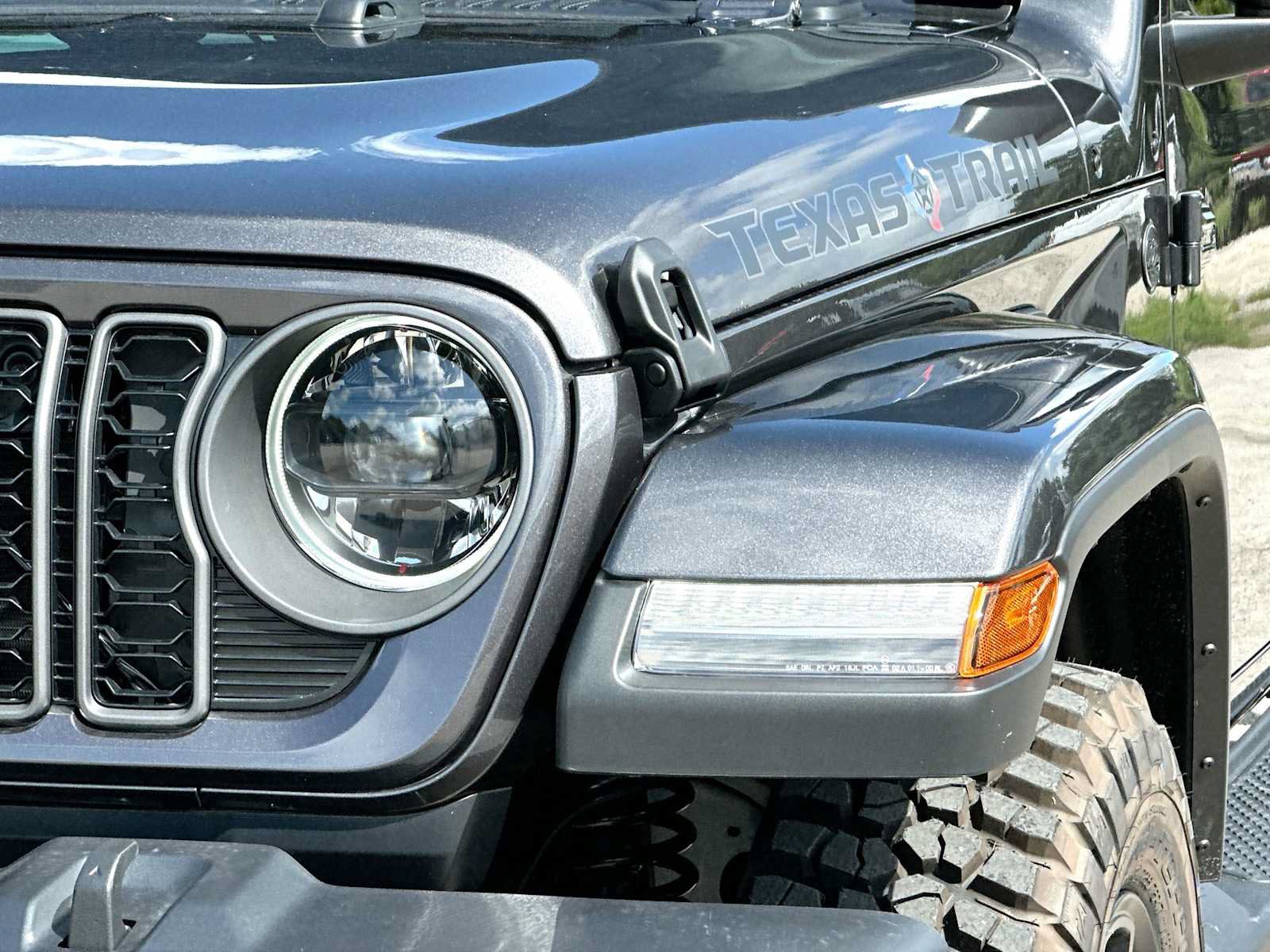 New 2026 Jeep Gladiator Sport AWD/4WD image 16