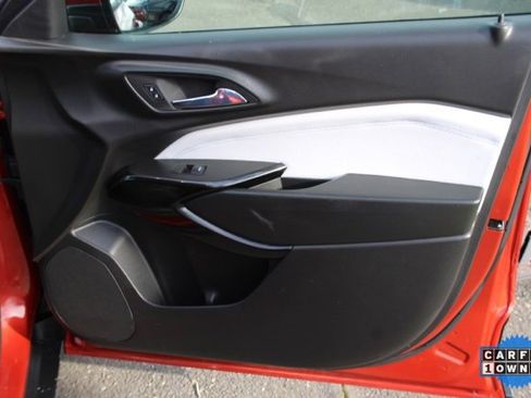 Used 2024 Chevrolet Trax LT w/ LT Convenience Package image 36