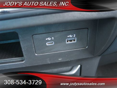 Used 2024 Nissan Titan SV AWD/4WD image 23