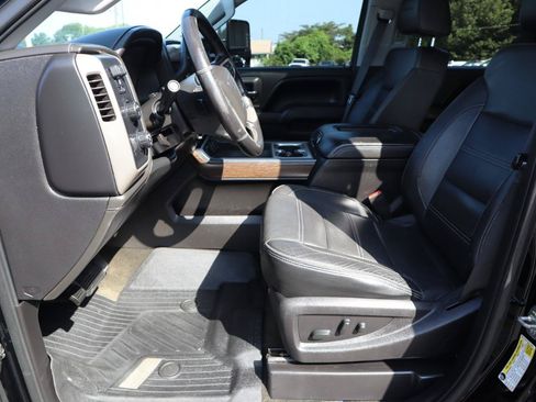 Used 2017 GMC Sierra 2500 Denali w/ Duramax Plus Package AWD/4WD image 14
