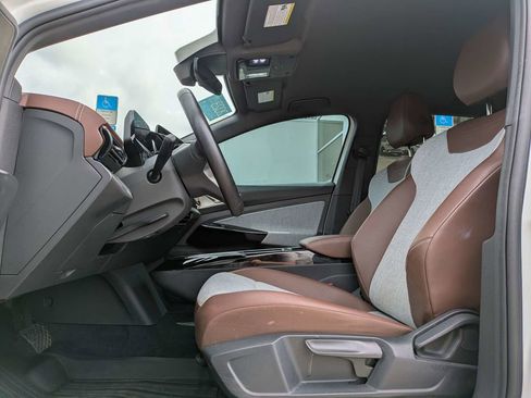 Certified 2023 Volkswagen ID.4 Pro RWD image 2