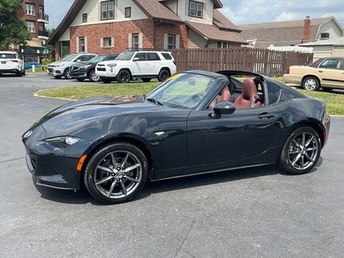 Used 2019 MAZDA MX-5 Miata RF Grand Touring RWD image 3